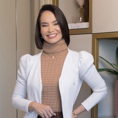 Dra. Daellia Estima — especialista em harmonização facial