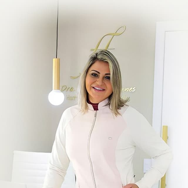 Dra. Flávia Antunes — harmonização orofacial em Rio de Janeiro, RJ