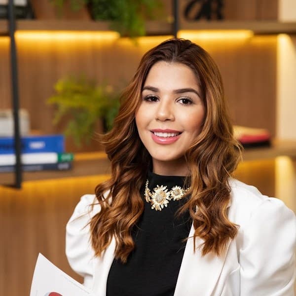 Dra. Jainny Carvalho Parga — harmonização orofacial em São Luís, MA