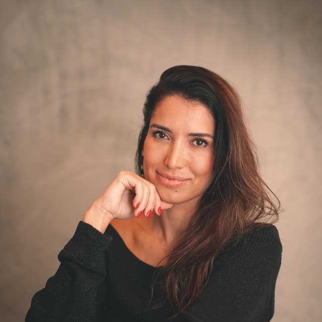 Dra. Lívia Finzer — harmonização orofacial em Brasília, DF
