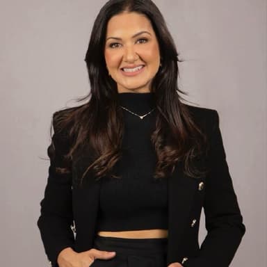 Dra. Patrícia Albuquerque — especialista em harmonização facial