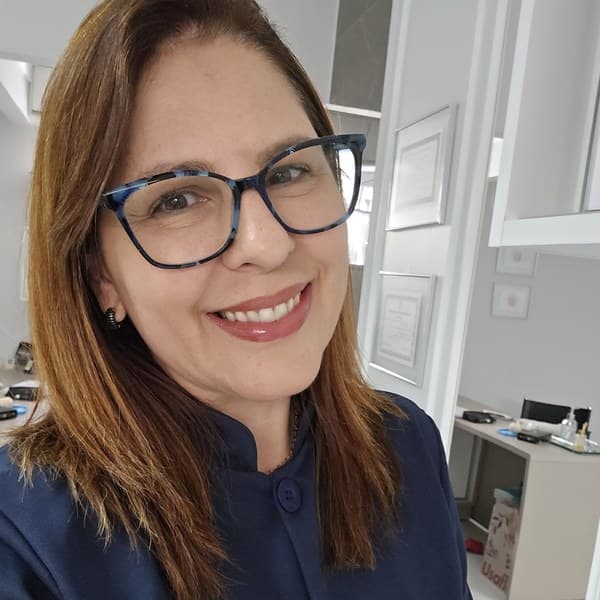 Dr(a). Dra. Vanessa Vilela Leal - Especialista em Harmonização Orofacial em Palmas